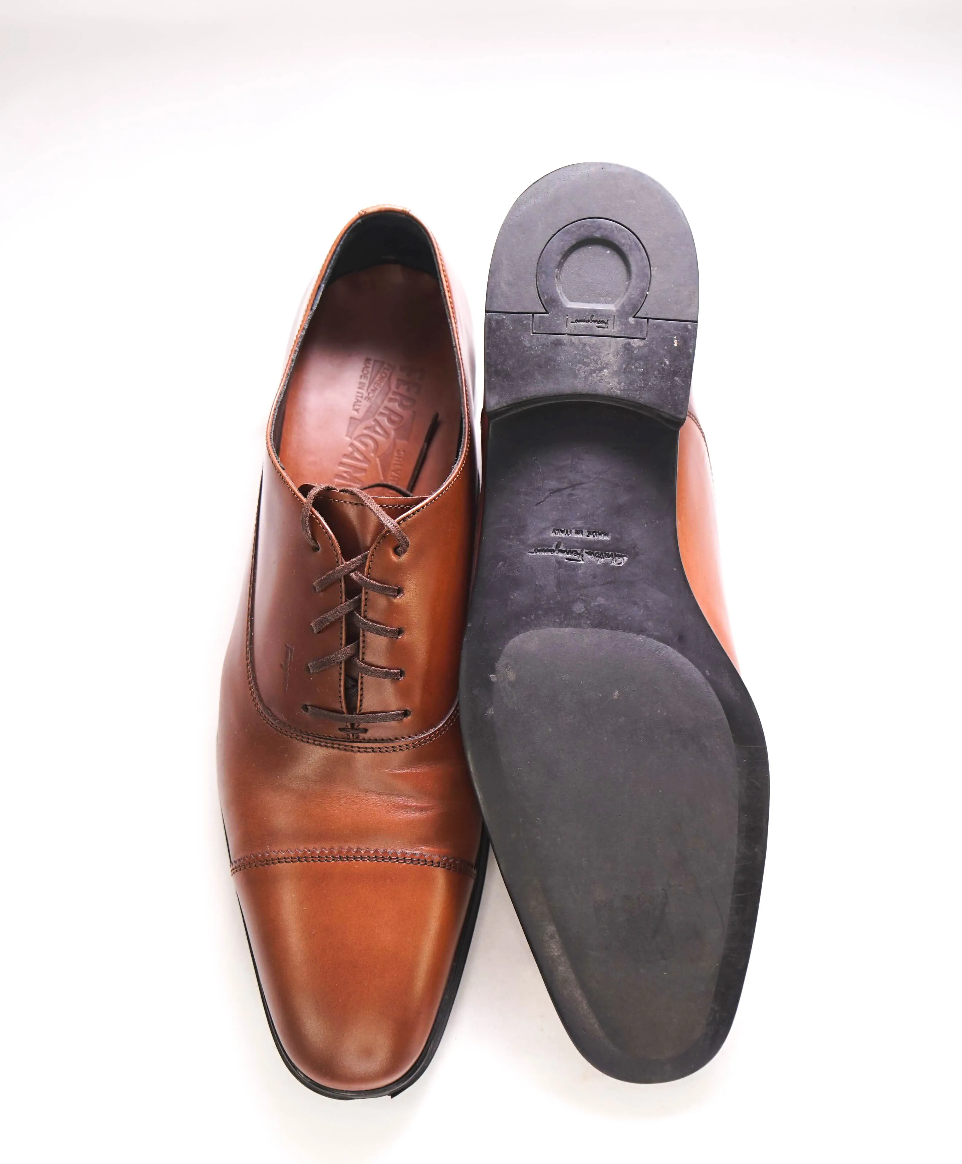 $750 SALVATORE FERRAGAMO - Logo Engraved Brown Oxford - 11 D