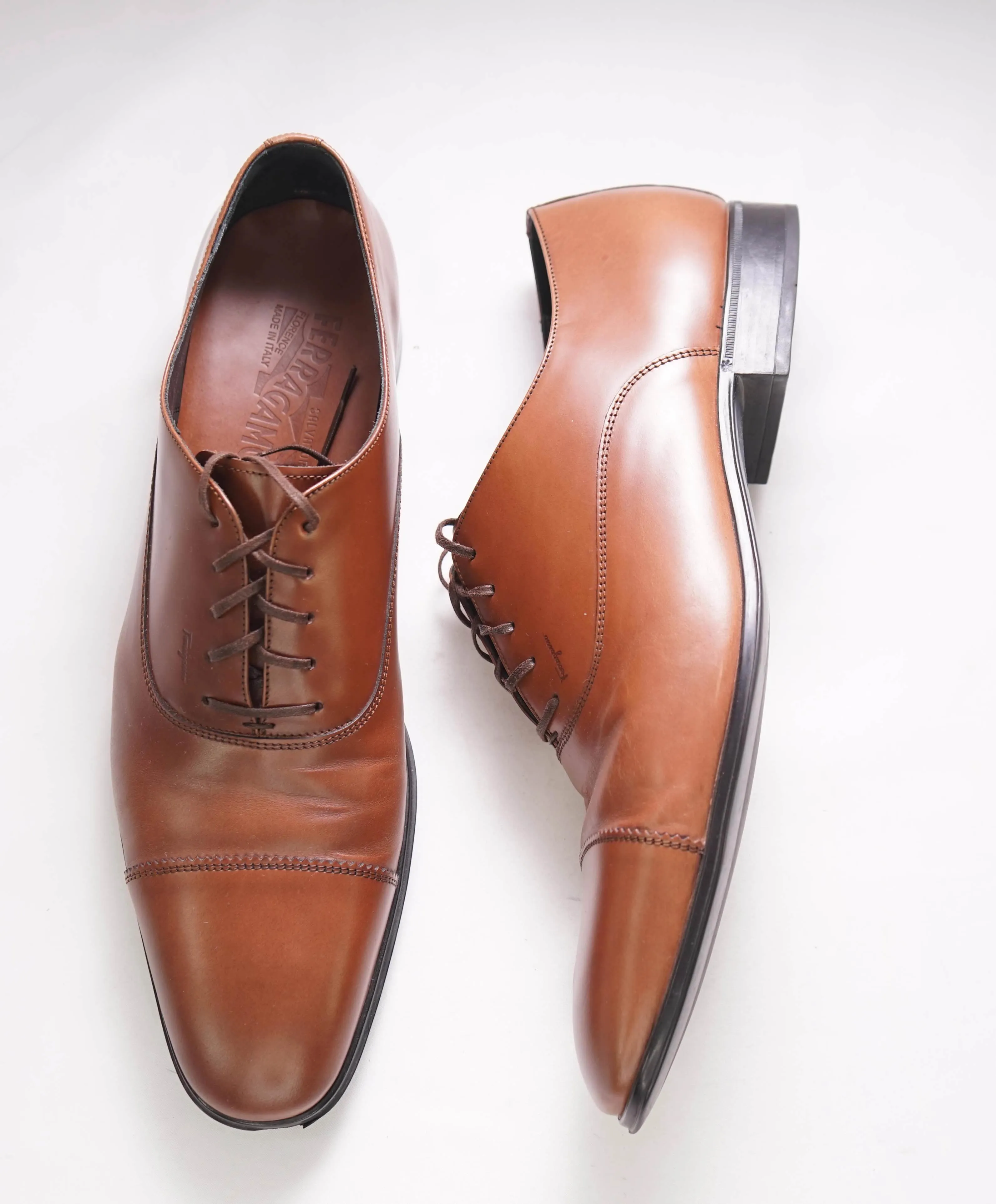 $750 SALVATORE FERRAGAMO - Logo Engraved Brown Oxford - 11 D