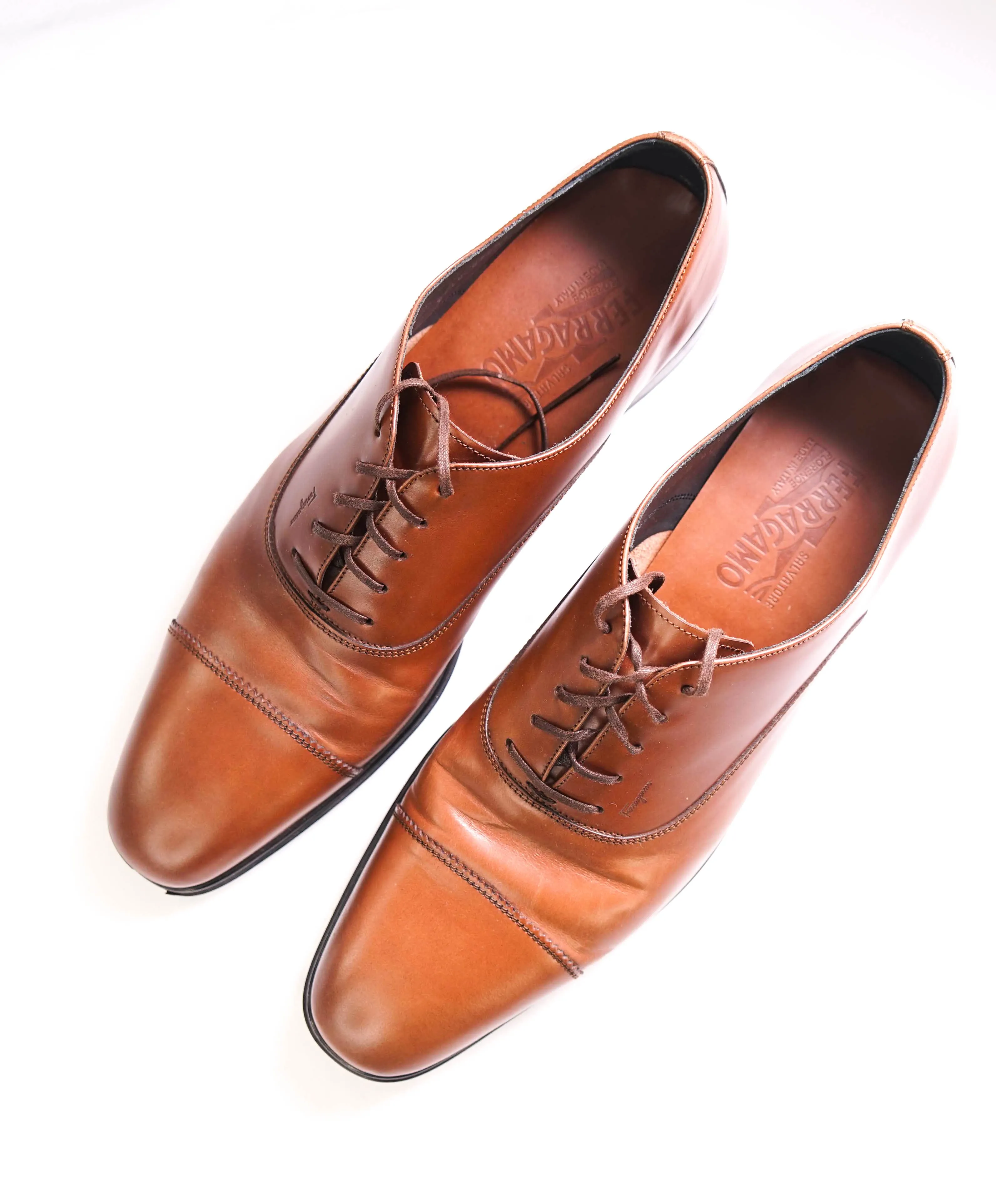 $750 SALVATORE FERRAGAMO - Logo Engraved Brown Oxford - 11 D