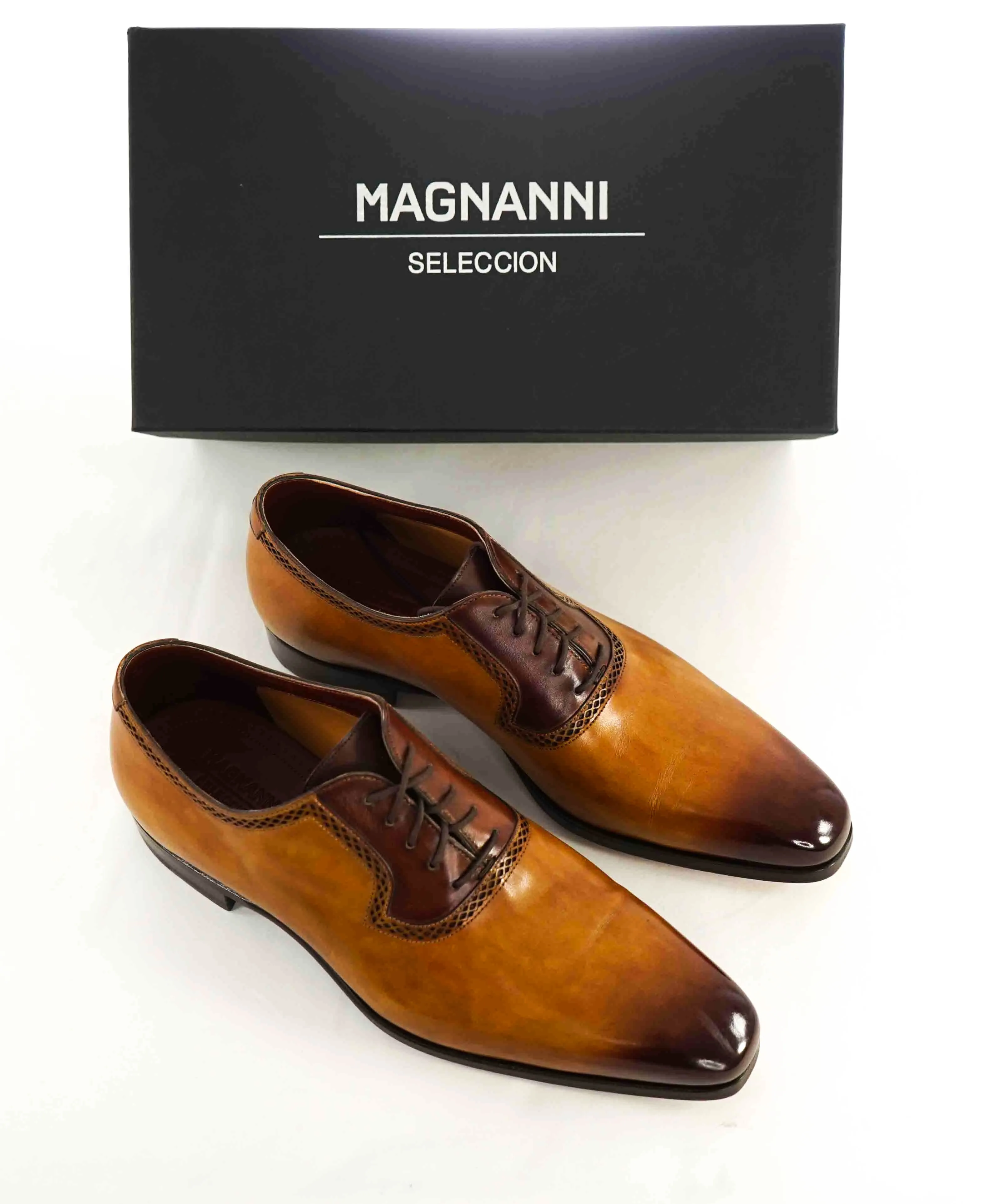 $795 MAGNANNI *SELECCION* - Hand Made PATINA DETAIL Oxford Brown Shoe - 11