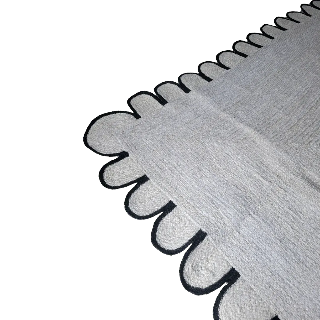 Black and White Scallop Jute Rug