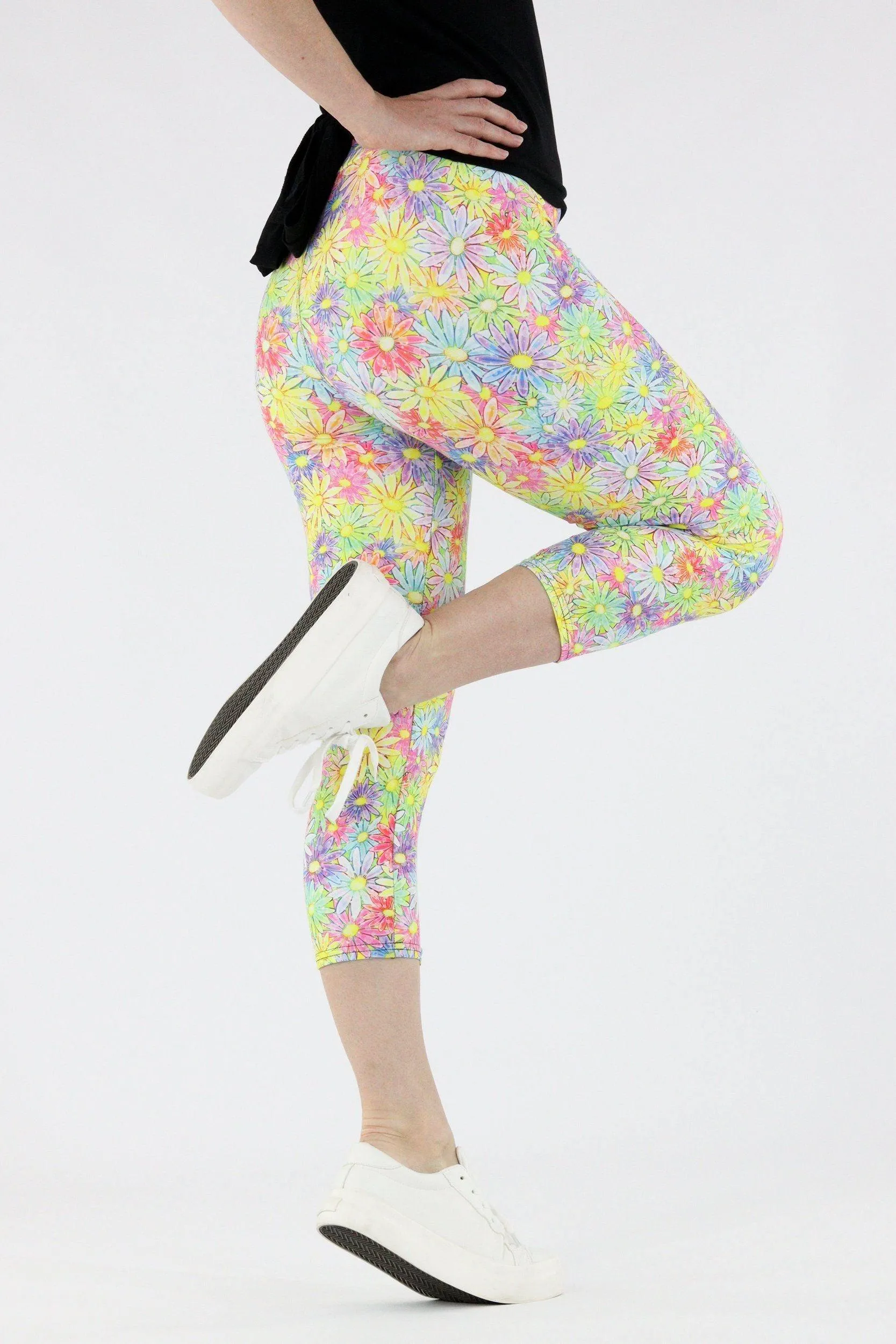 Daisy Spring - Casual Capri Leggings
