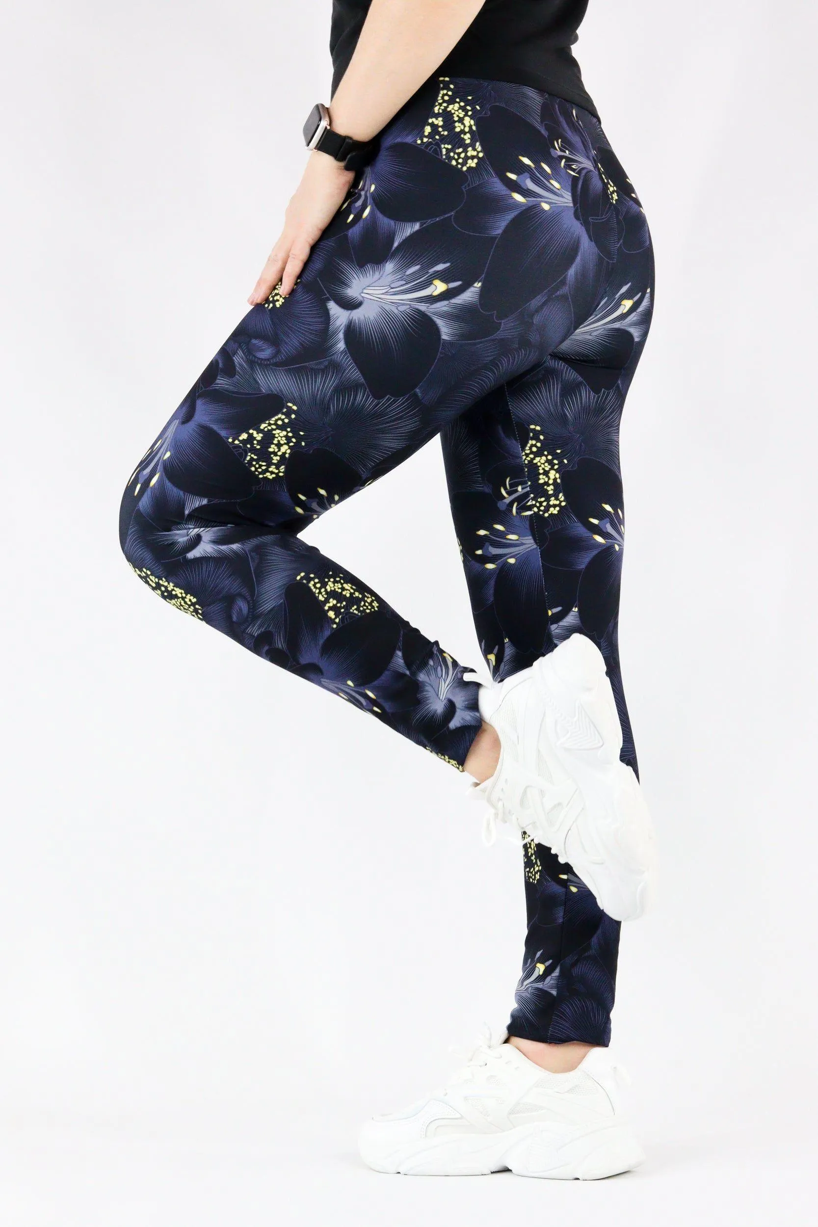 Dark Flowers - Casual Full Leggings