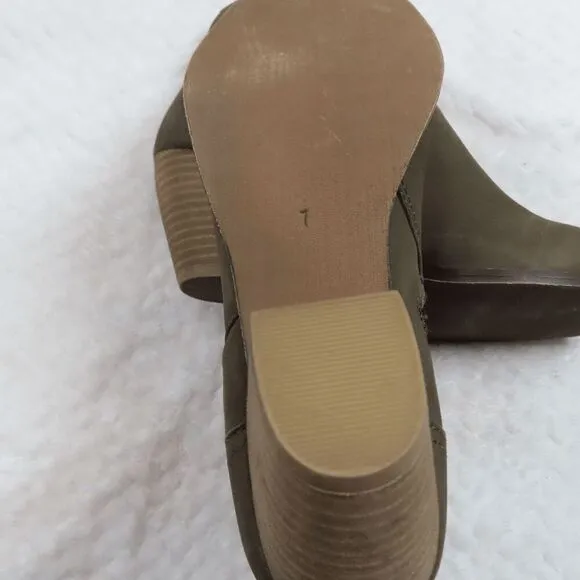 Diba Taupe Sequoia Suede Leather Booties 7M