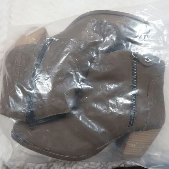 Diba Taupe Sequoia Suede Leather Booties 7M