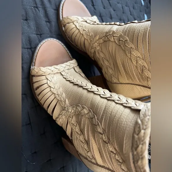 Dingo leather open toe booties size 6.5 only worn once