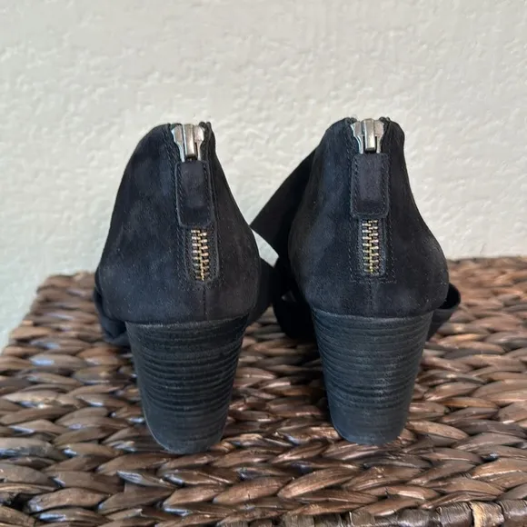 Eileen Fisher Women's 9.5 Black Suede Heel Shoes Twist Front Straps Closed Toe
