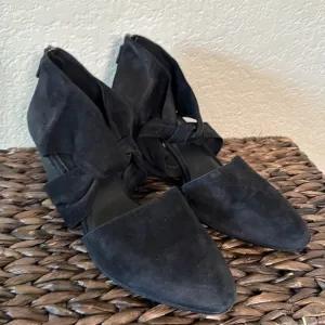 Eileen Fisher Women's 9.5 Black Suede Heel Shoes Twist Front Straps Closed Toe