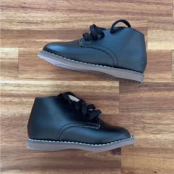 Footmates toddler black leather booties. Size 4.5 WIDE INSERT