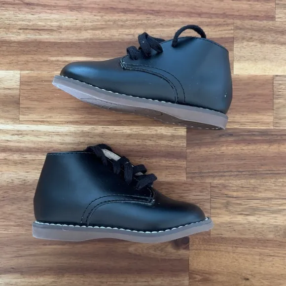 Footmates toddler black leather booties. Size 4.5 WIDE INSERT