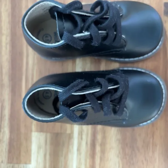 Footmates toddler black leather booties. Size 4.5 WIDE INSERT