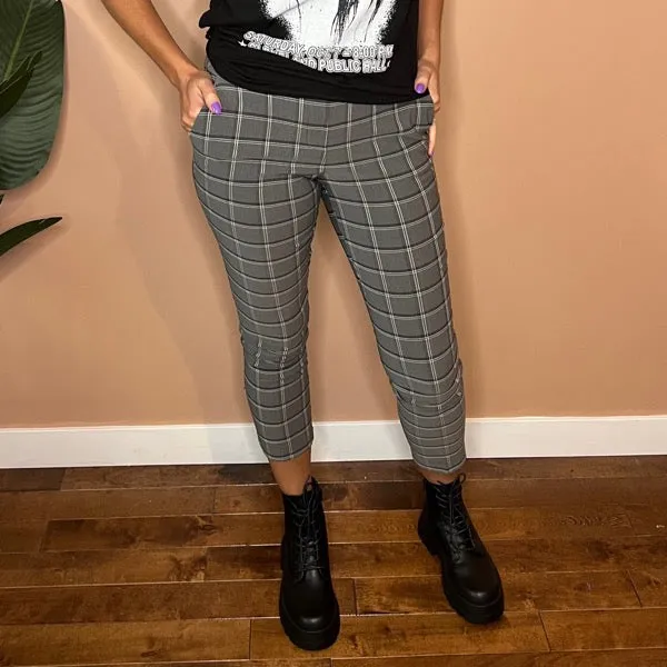 Gwyneth Plaid Ankle Pant