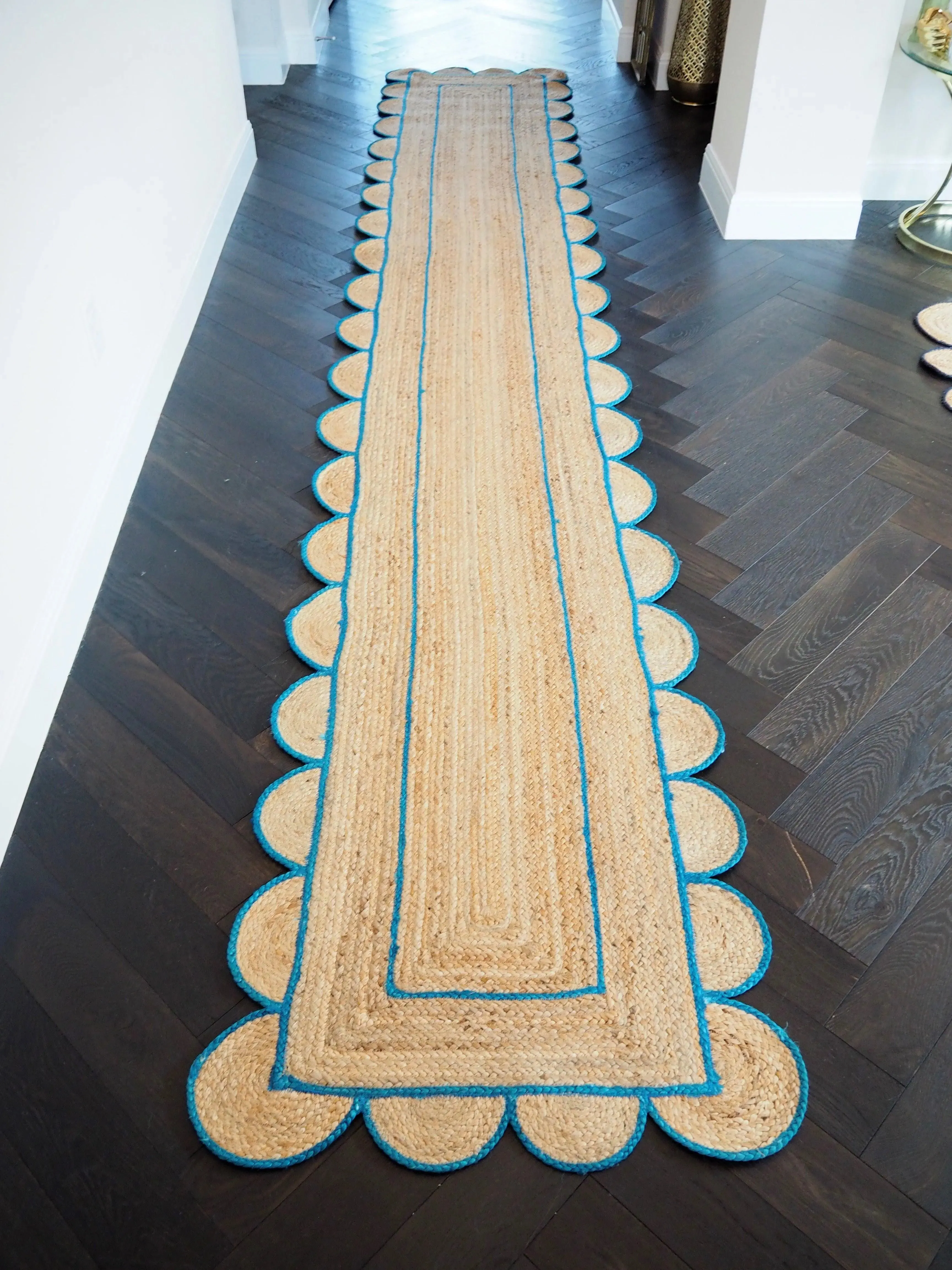 Handmade Blue Mini Scalloped Jute Rug