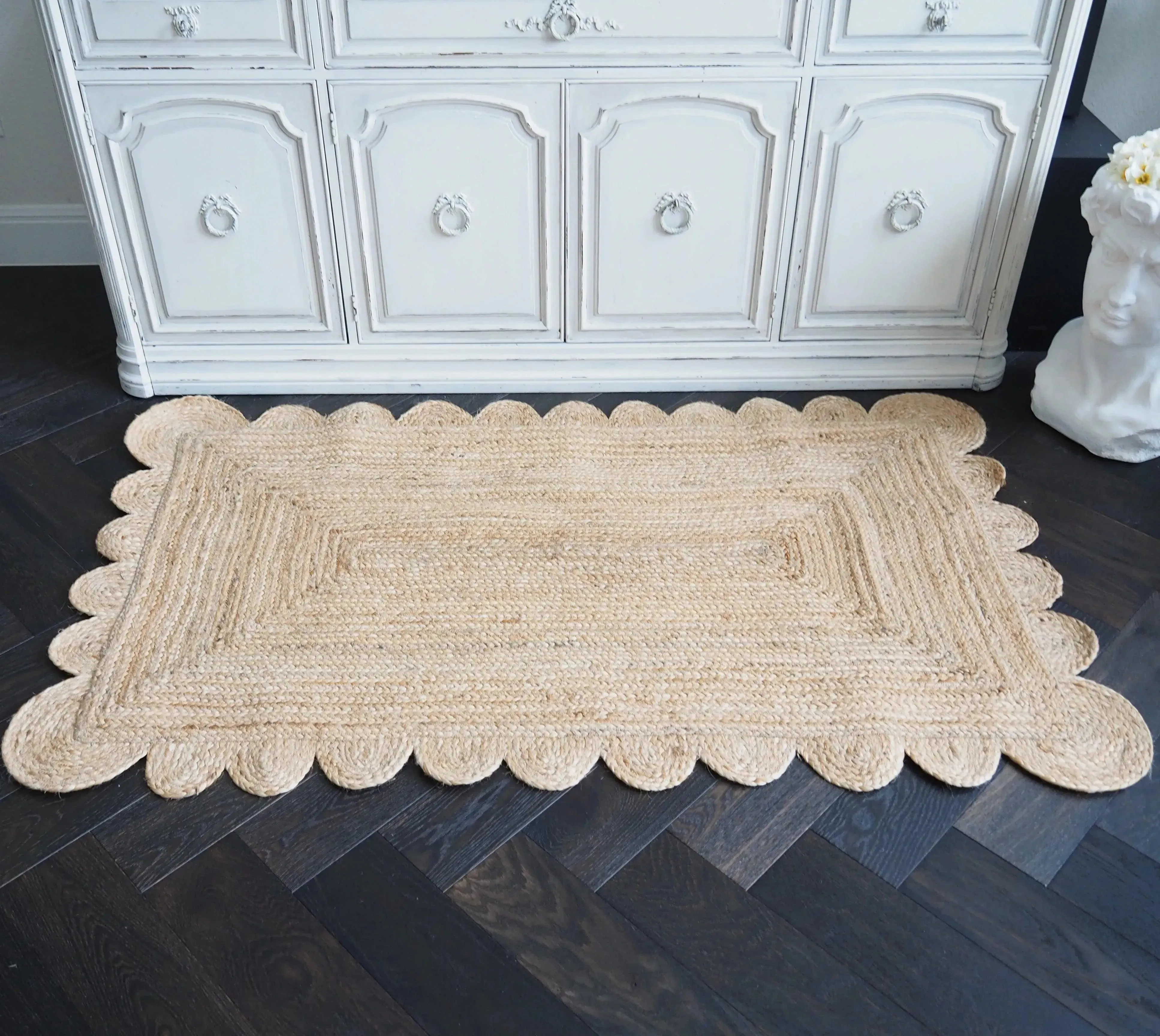 Handmade Scalloped Jute Rug - Natural