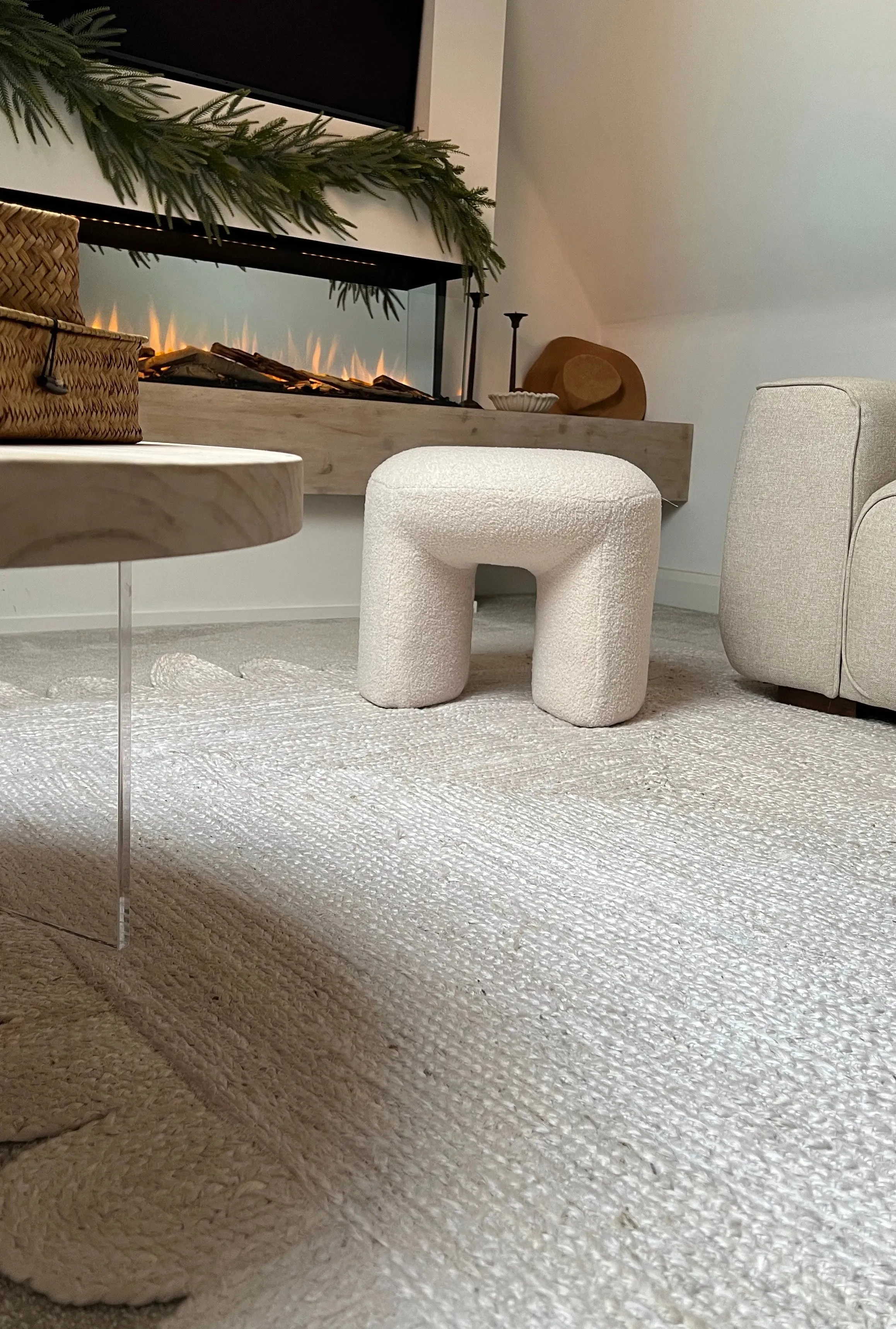 Handmade Scalloped Jute Rug - White Washed