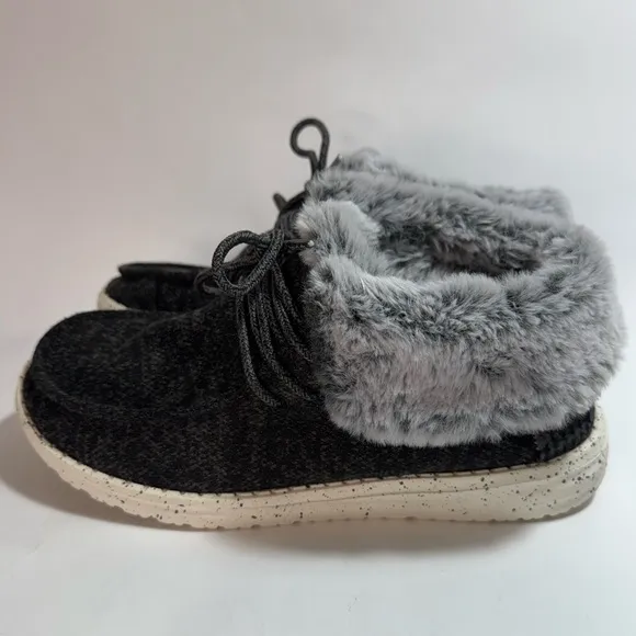 Hey Dude Britt Black Faux Fur Collar Ankle Booties Size 6