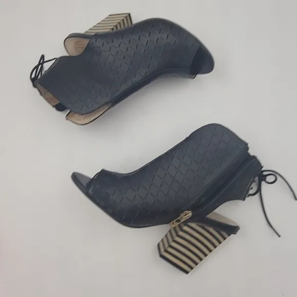 House of Harlow 1960 Women's Black Rilie Open Toe Leather Booties Size EU 36