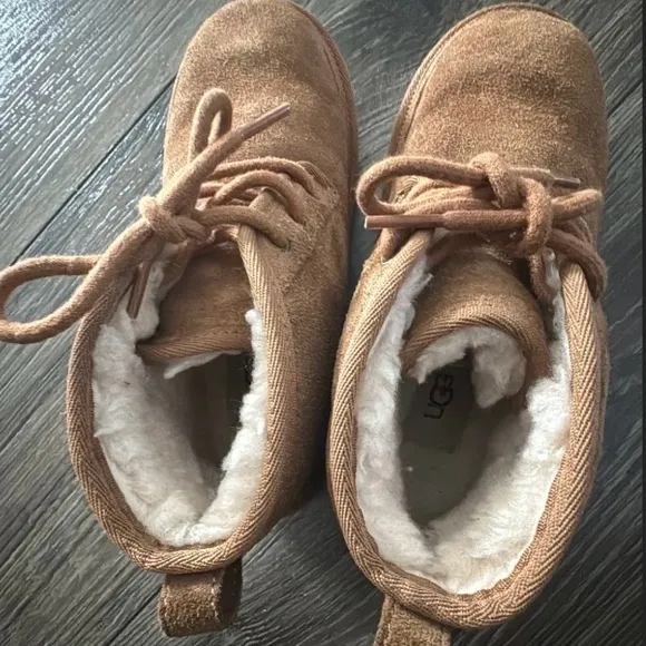 KIDS UGG BOOTIES