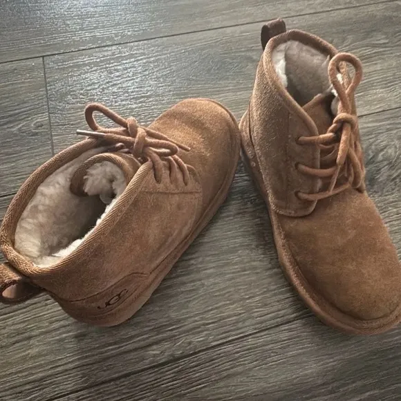 KIDS UGG BOOTIES