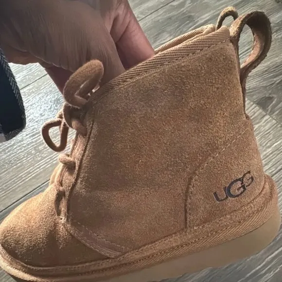 KIDS UGG BOOTIES
