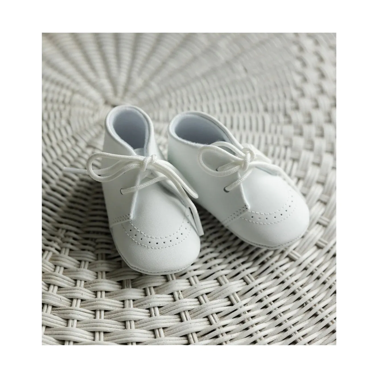 L'Amour Shoes Benny Leather Brogue Oxford Crib Shoe (Infant)