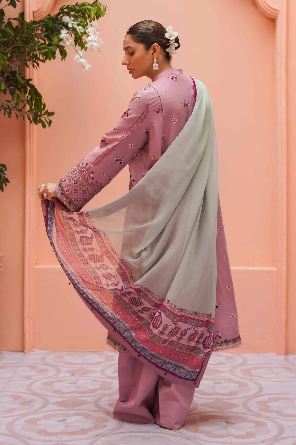 Lilac Kameez Salwar Suit for Pakistani Party Dresses