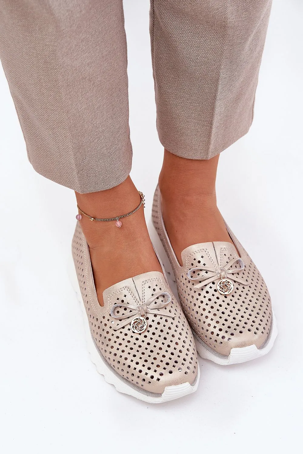 Low Shoes model 211119 Step in style