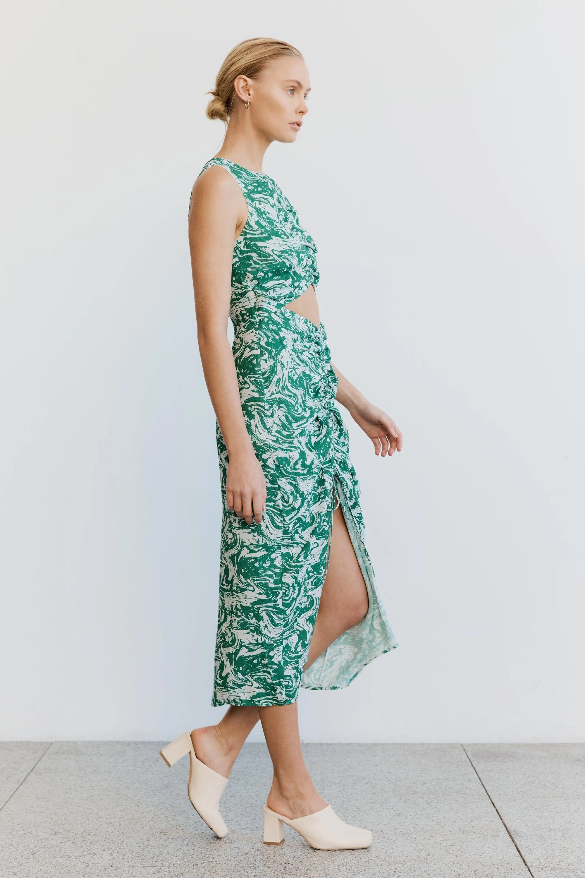 MARBLE DRAW IN MIDI DRESS | MARBLE