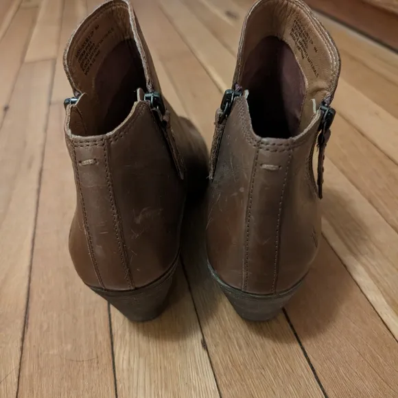 NWOT Frye Women's Leather Judith Zip Booties size 8