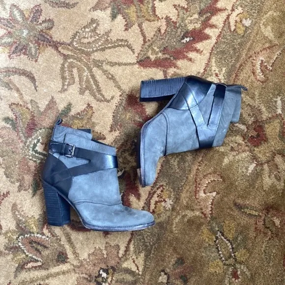 Sigerson Morrison Leather/Suede Booties.