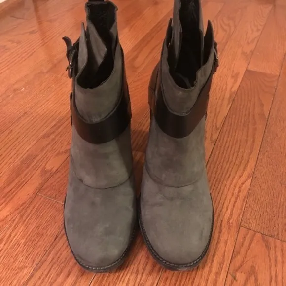 Sigerson Morrison Leather/Suede Booties.