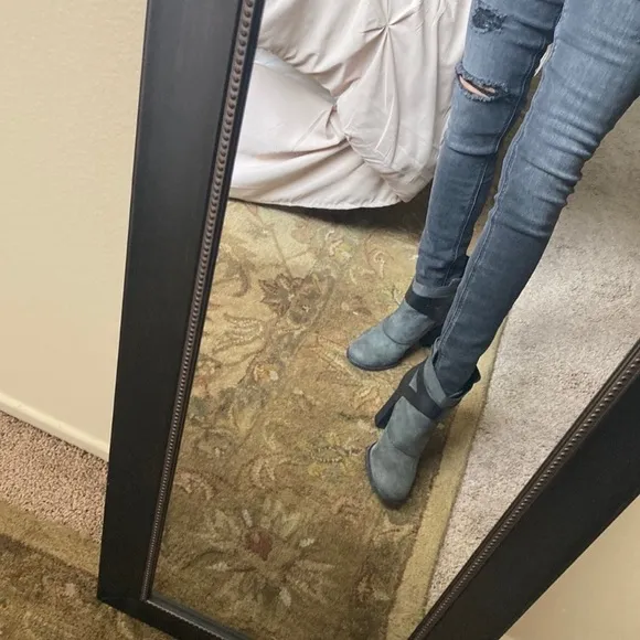Sigerson Morrison Leather/Suede Booties.