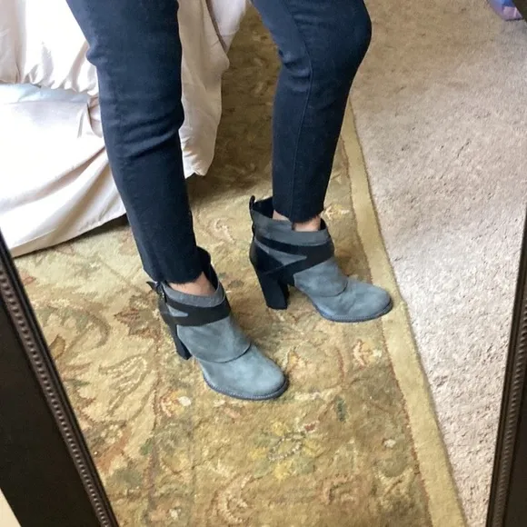 Sigerson Morrison Leather/Suede Booties.
