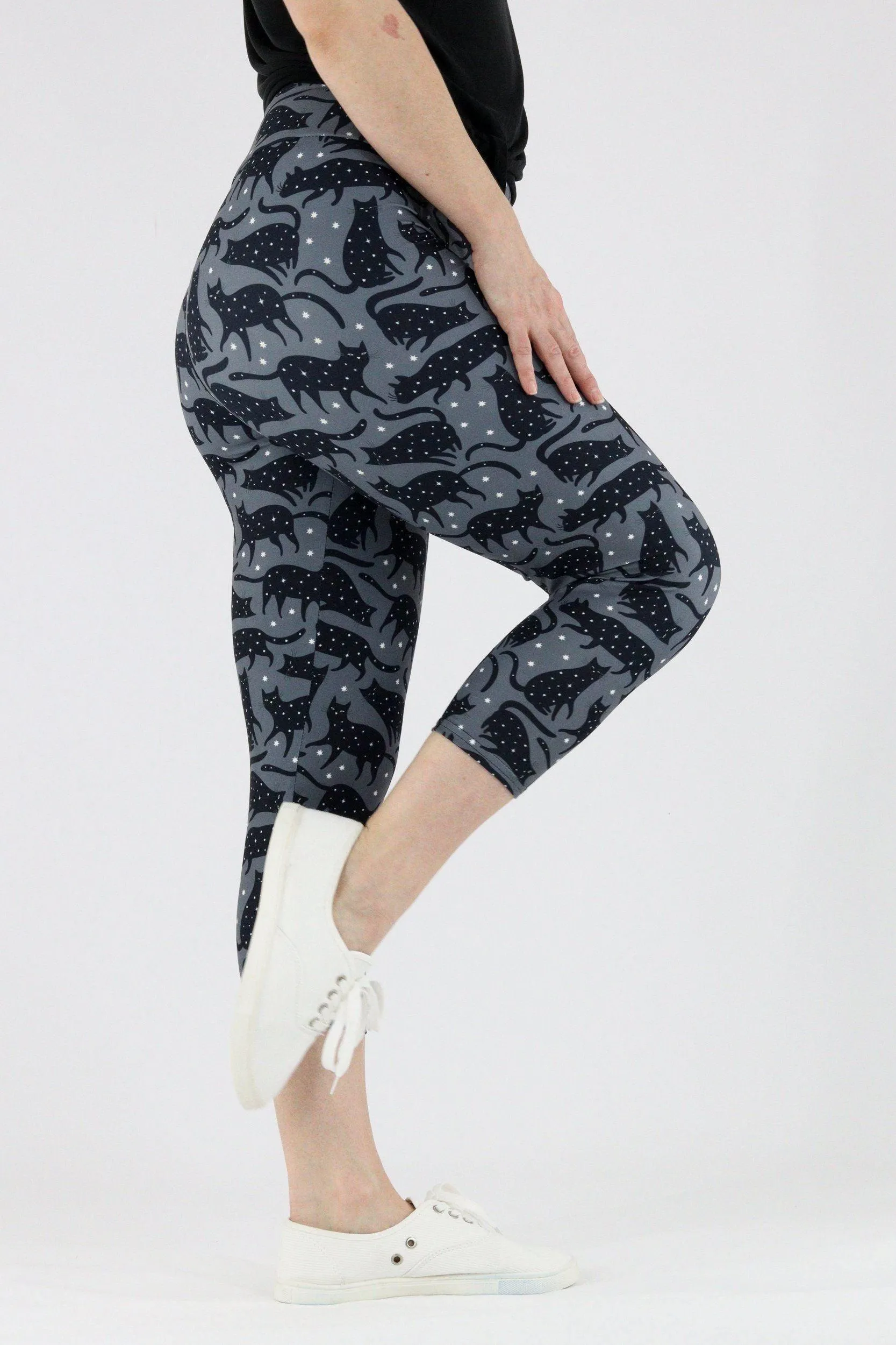 Sparkle Cat - Casual Capri Leggings