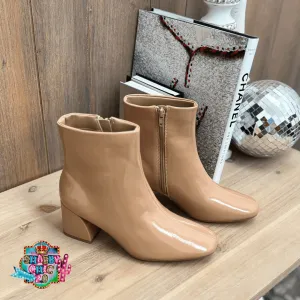 Ultra Camel Booties