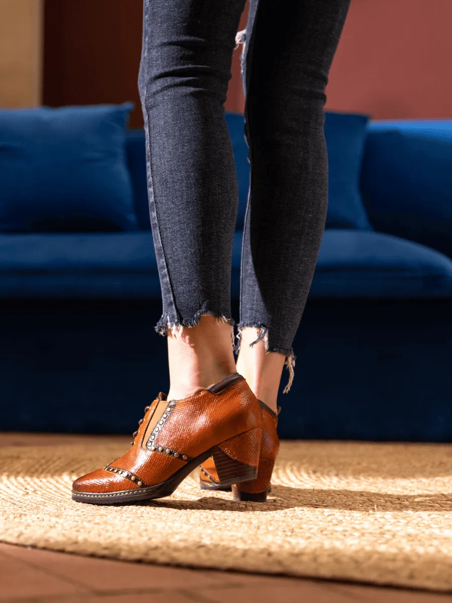 Vicconfy | ZOIE MAZE EMBOSSED STUDDED LEATHER OXFORD