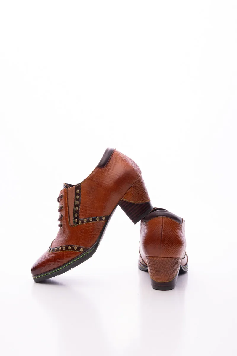 Vicconfy | ZOIE MAZE EMBOSSED STUDDED LEATHER OXFORD